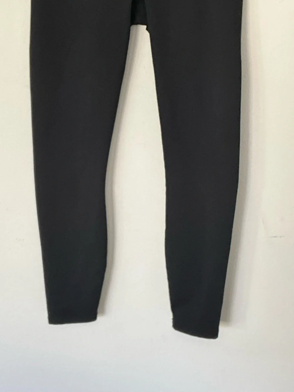 Fabletics PowerHold Black Leggings Size Small High Waisted Athletic Workout - Picture 5 of 7